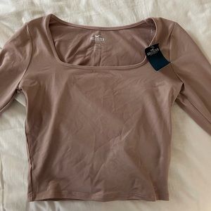 hollister square neck longsleeve